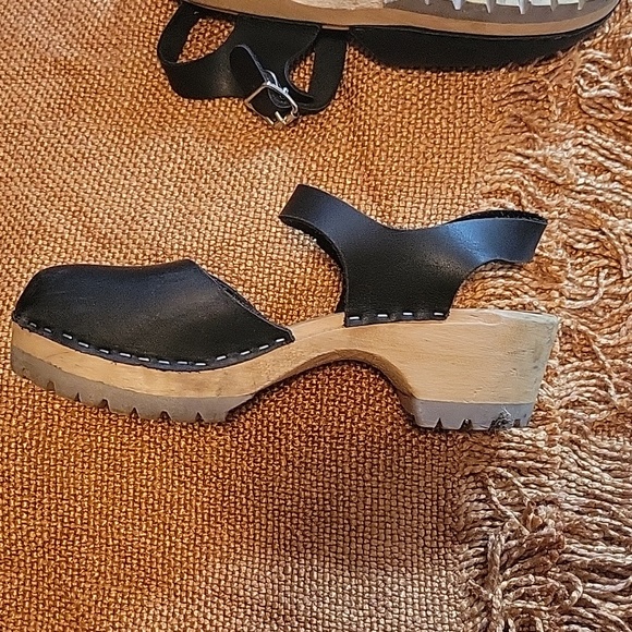 Mia black leather wood Swedish clogs 40 Wide - Picture 5 of 6